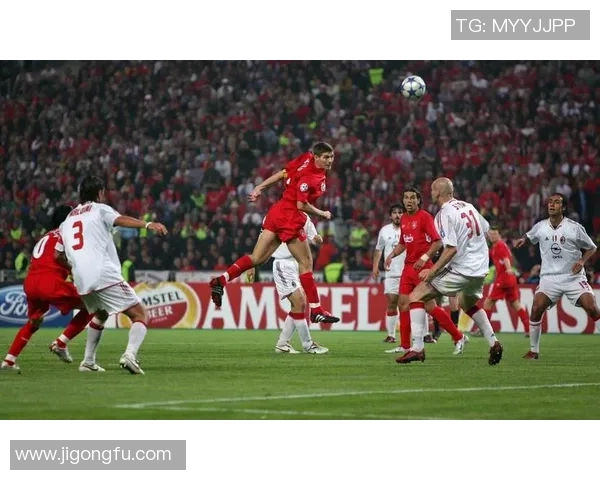 顶级足球明星的精彩瞬间与背后的故事揭秘